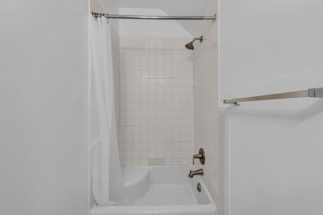 Building Photo - NORWOOD - Immaculate 1 bed efficiency unit on top floor of 4 family