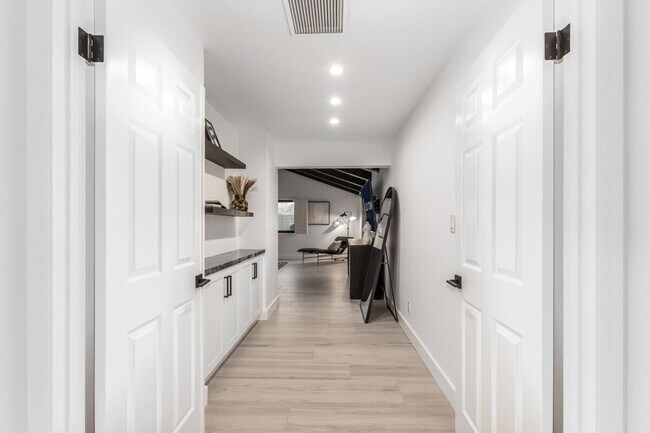 Building Photo - 14249 N 49th St