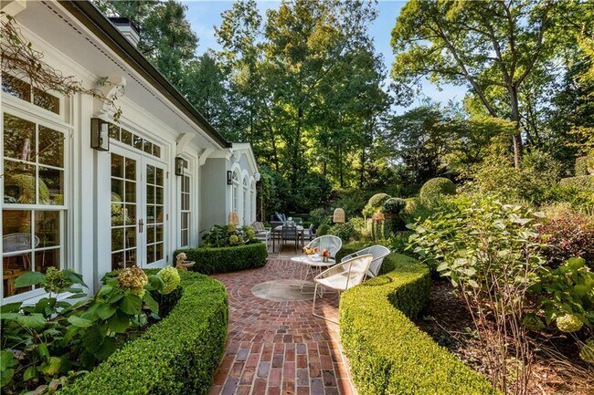 Building Photo - 4224 E Conway Dr NW