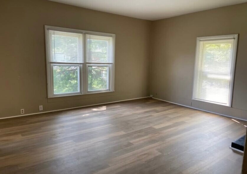 Building Photo - 522 Fleming St