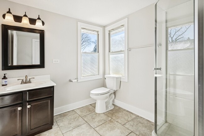 Building Photo - 713 Warrenville Rd