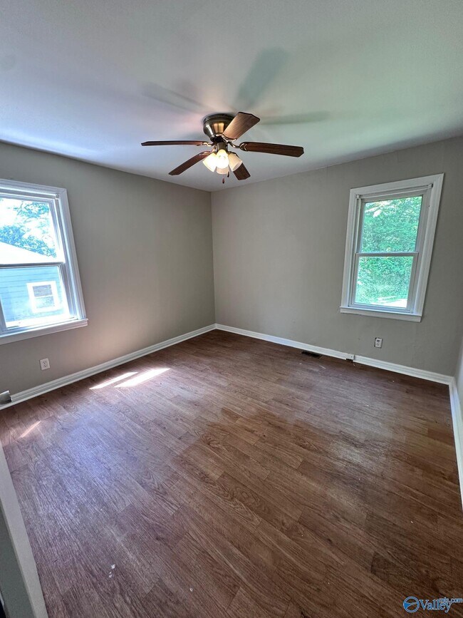 Building Photo - 2502 Hill St NW