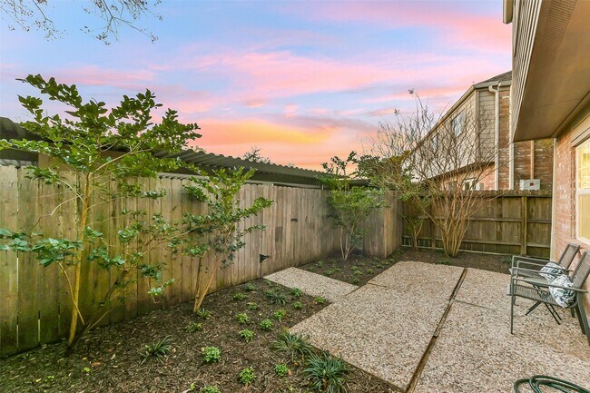 Building Photo - 7505 Brompton St