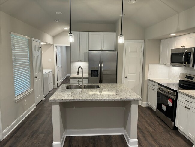 Building Photo - 10112 Barberry St