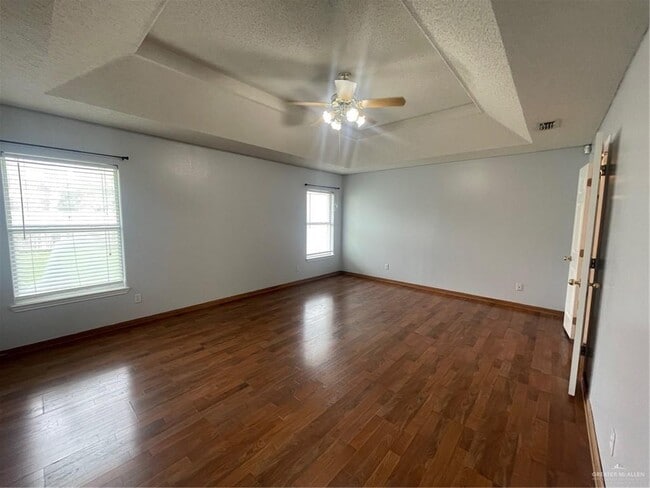 Building Photo - 3304 Santa Inez St