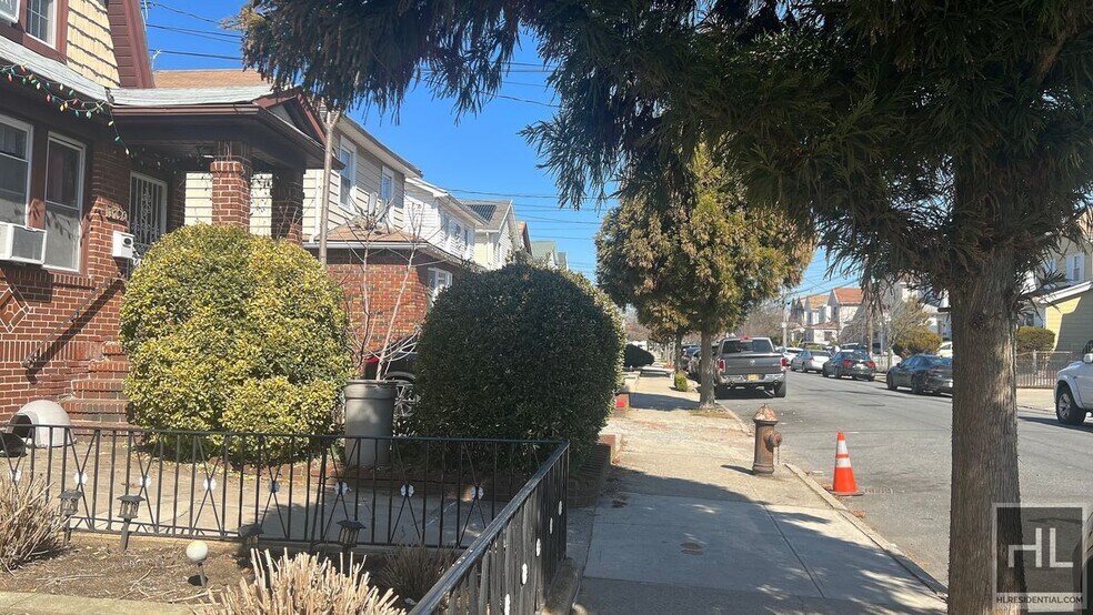 Building Photo - 1800 E 52nd St