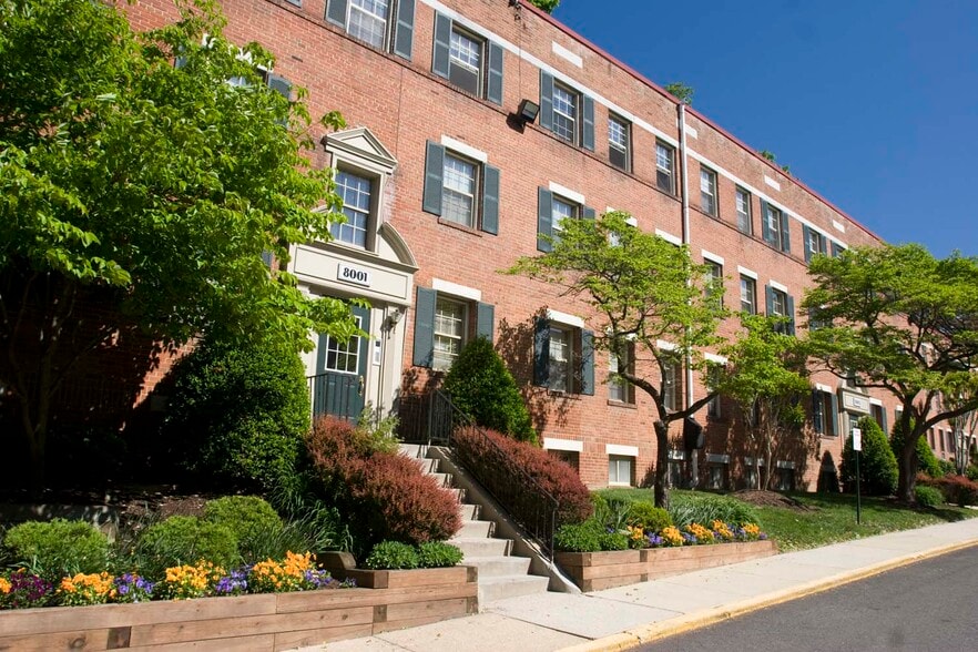 Rock Creek Spring Apartments Building - Rock Creek Springs Apartments