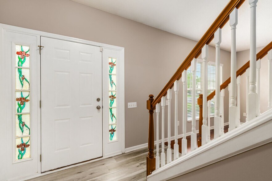 Building Photo - 1208 Briarshore Way