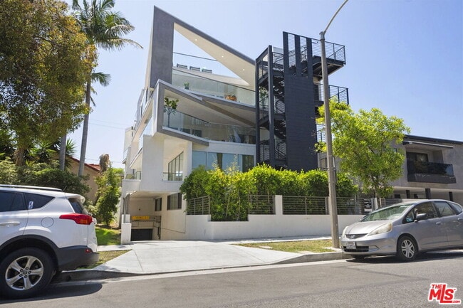 Building Photo - 621 Kings Rd