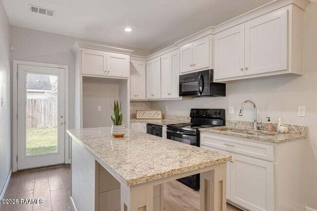 Building Photo - 109 Tyreek Dr