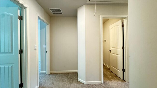 Building Photo - 285 Vista Ln