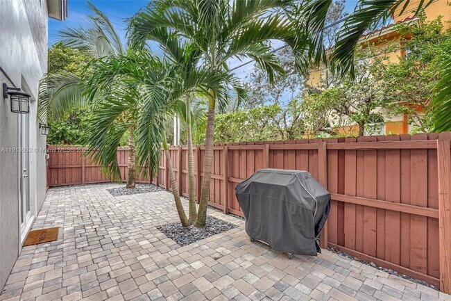 Building Photo - 407 SW 17th St