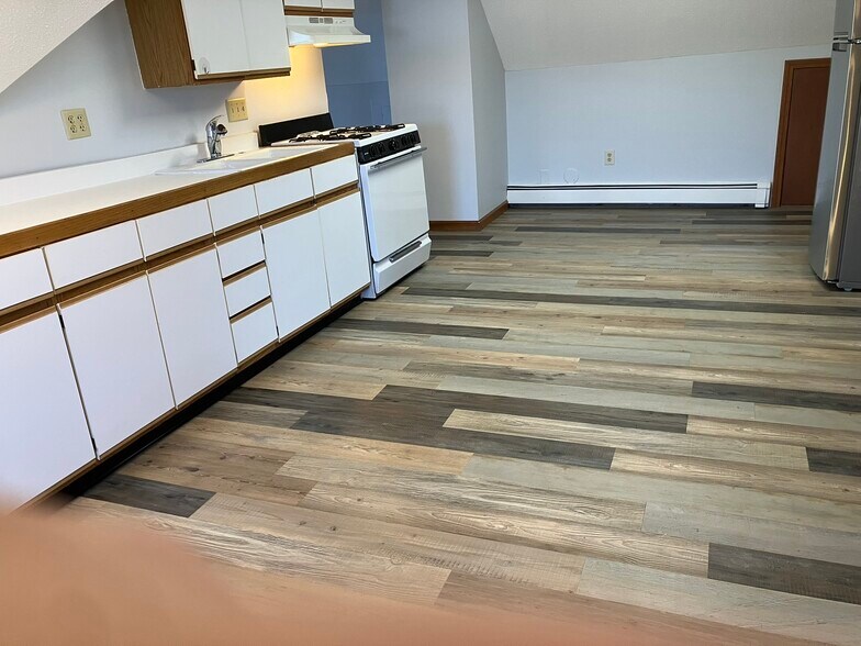 Building Photo - 229 University Ave