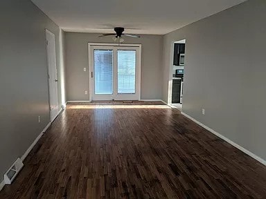 Building Photo - 203 School St