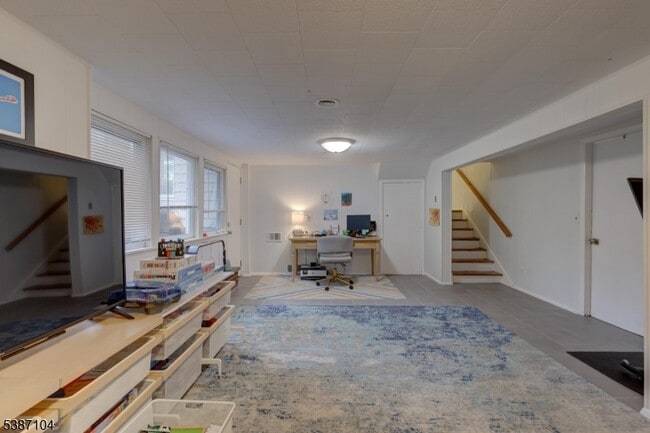 Building Photo - 30 Hartley Rd
