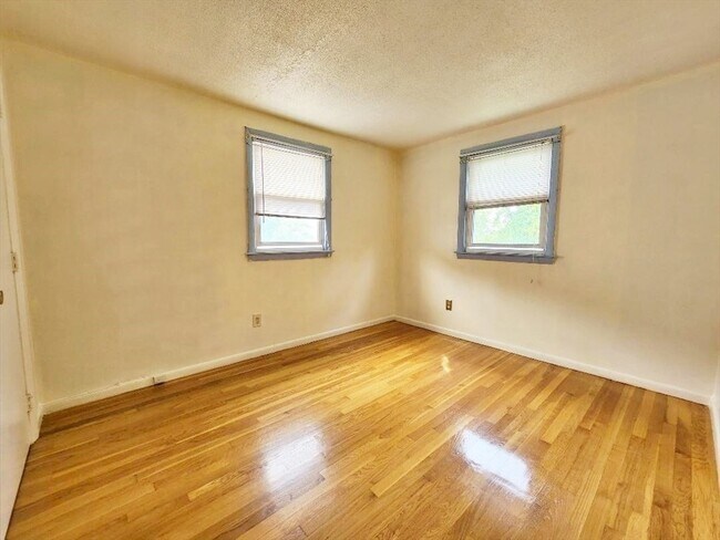 Building Photo - 183 Reservoir Ave