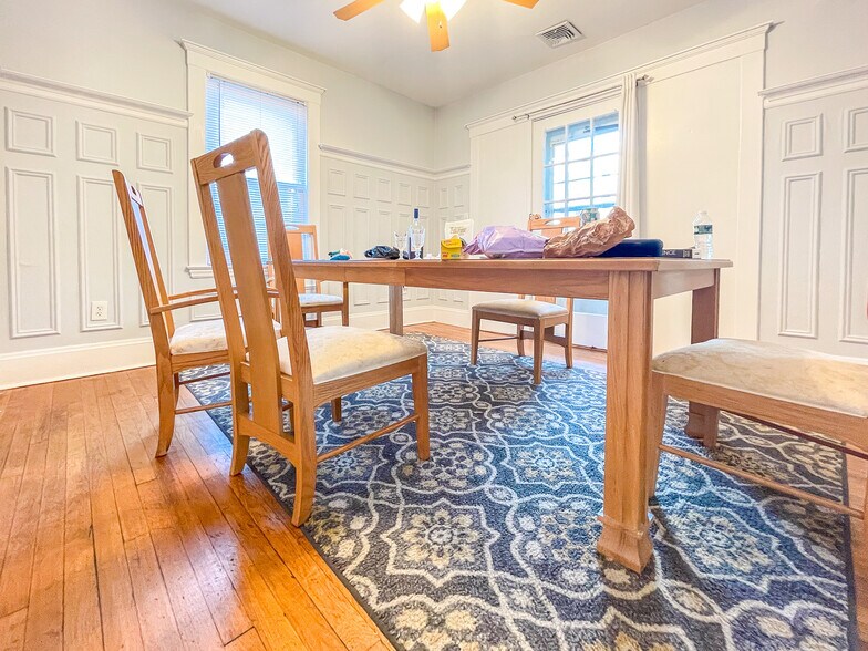 Building Photo - 209 Chestnut Hill Ave