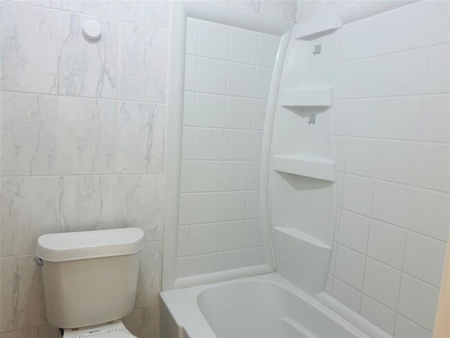 Building Photo - 8814 Beau Monde Dr