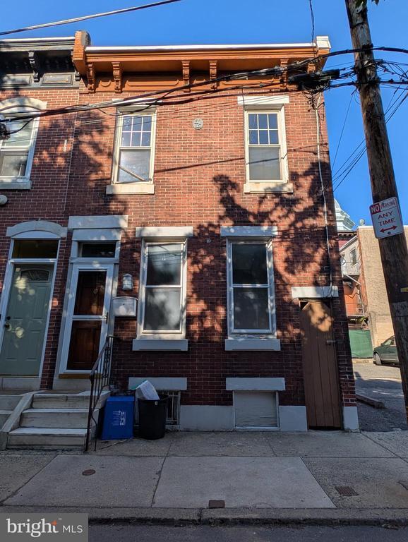 Building Photo - 1130 Earl St