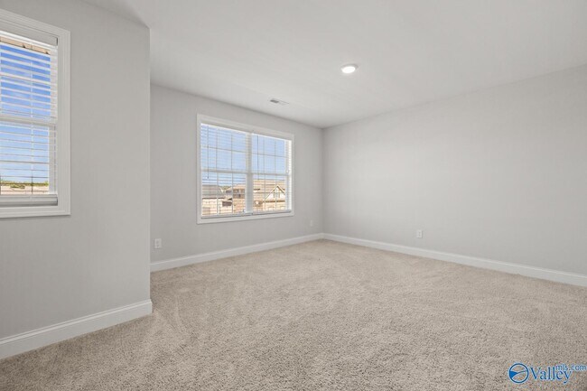 Building Photo - 123 Ivy Vine Dr