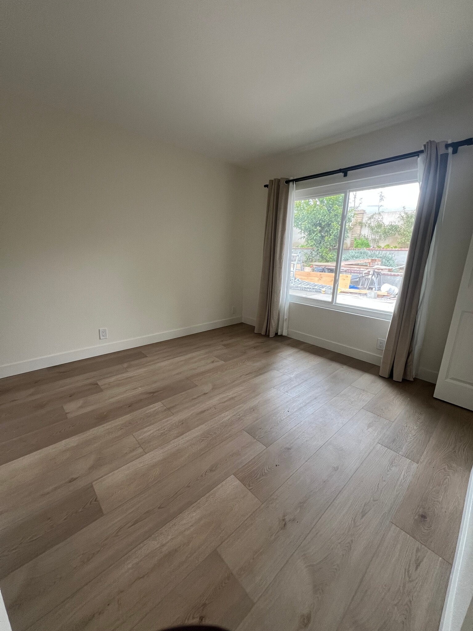 Building Photo - 1 Rippling