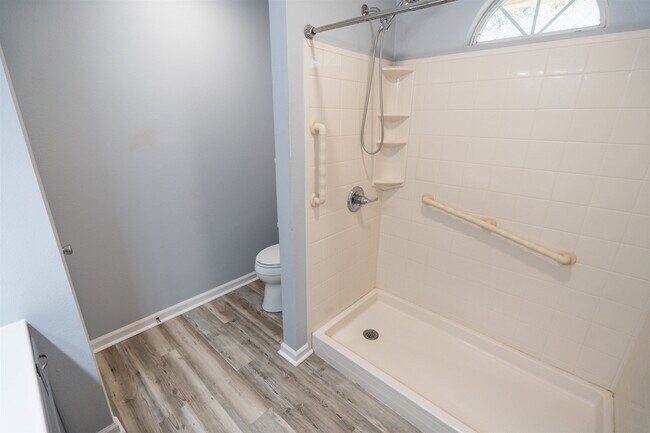 Building Photo - 1764 Folkstone Rd