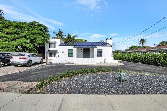 Building Photo - 3671 NE 11th Ave