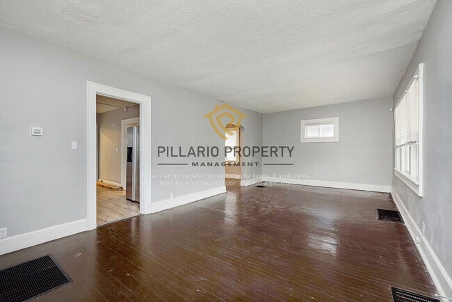 Building Photo - 615 N Gray St