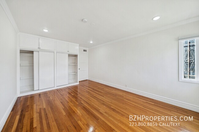 Building Photo - 112 S Detroit St