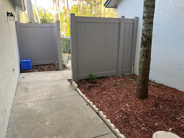 Building Photo - 1651 Hawthorne Plz