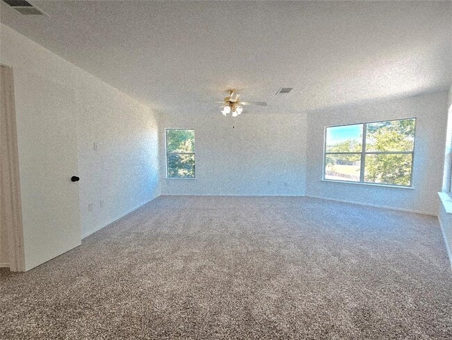 Building Photo - 1002 Keeshond Pl