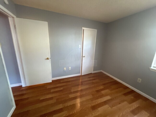 Building Photo - 2011 Windward Dr