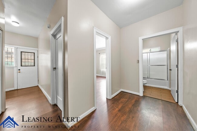 Building Photo - 112 S Cummings St