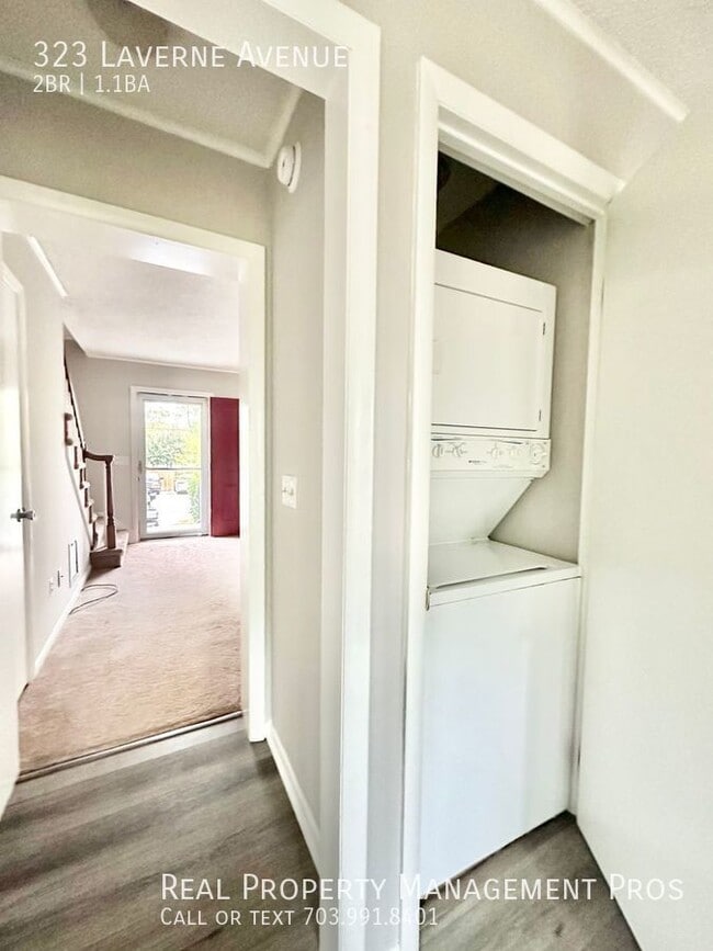 Building Photo - 323 Laverne Ave