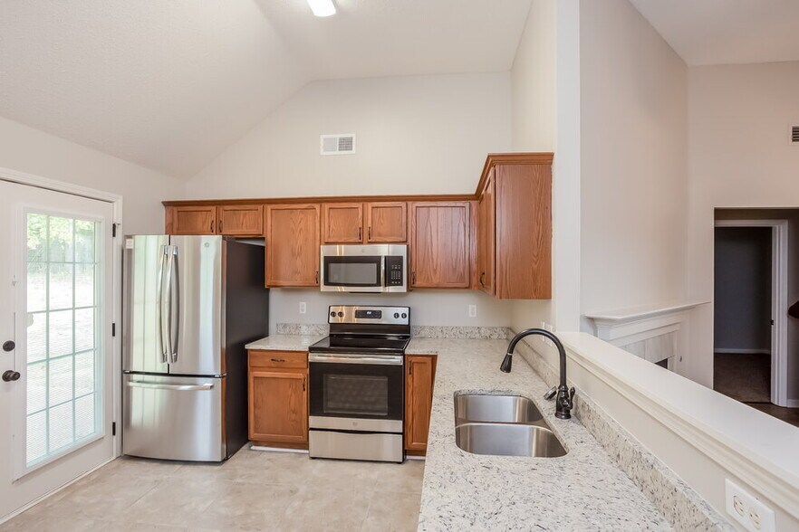 Building Photo - 5639 Camden Cove