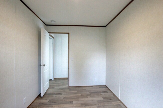 Building Photo - 295 Seays Rd