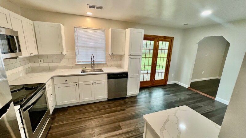 Primary Photo - 15801 Atomic Ln