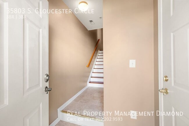 Building Photo - 35803 S Gloucester Cir