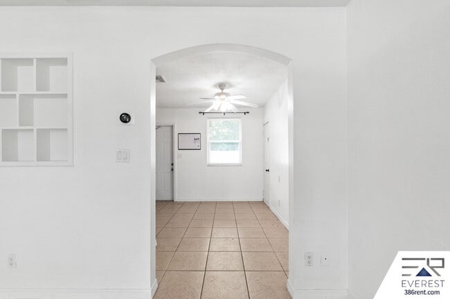 Building Photo - 618 S Lanvale Ave