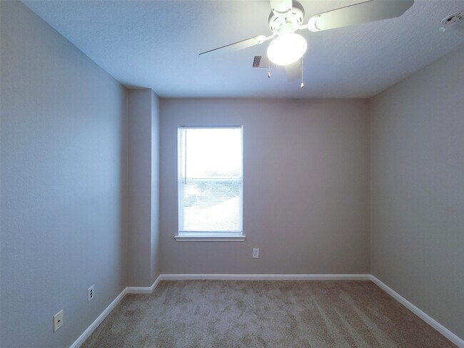 Building Photo - 20759 Cypress Crescent Ln