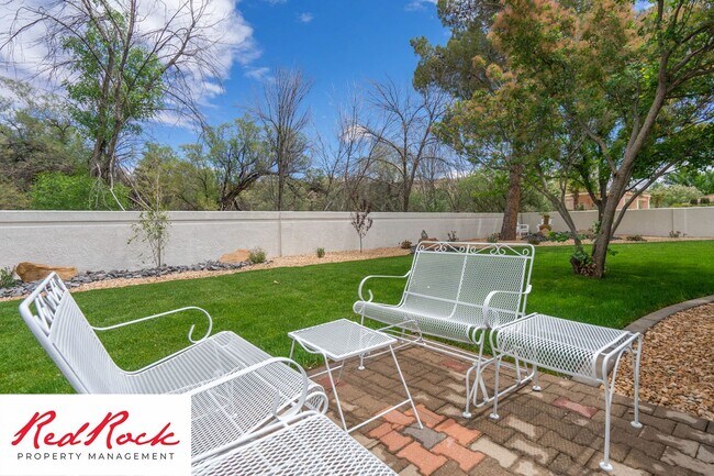 Building Photo - 3 Bedroom Home With 2 Car Garage In St. George