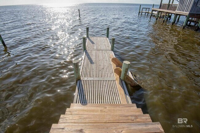 Building Photo - 14425 Scenic Hwy 98