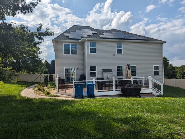 Building Photo - 5 Auction Dr
