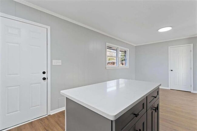 Building Photo - 269 Elks St