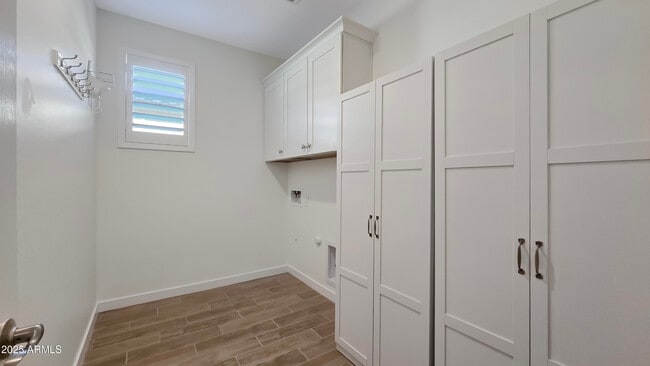 Building Photo - 17864 W Thistle Landing Dr