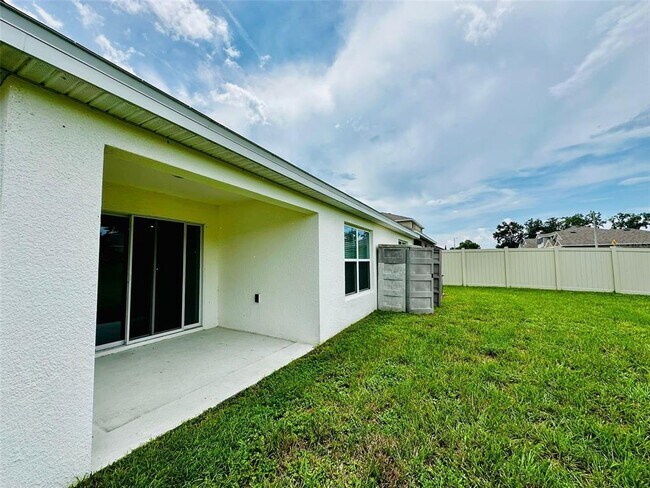 Building Photo - 668 SE 65th Ave