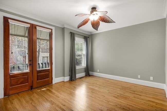 Building Photo - 395 Laurent St NW