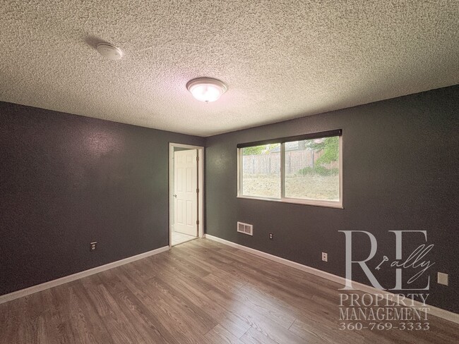 Building Photo - 111 Shamrock Ln