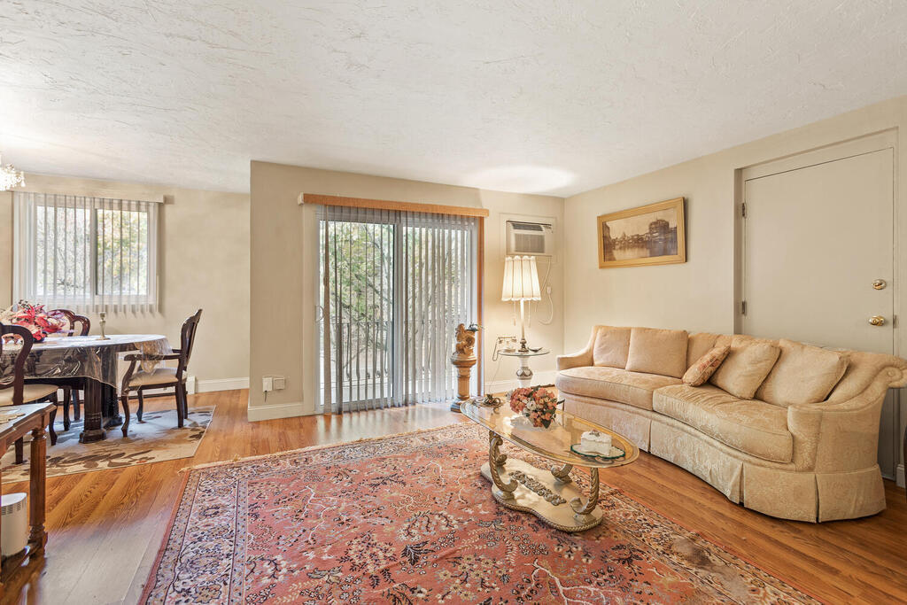 Building Photo - 100 Fellsview Ter