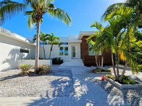 Building Photo - 2408 Nassau St